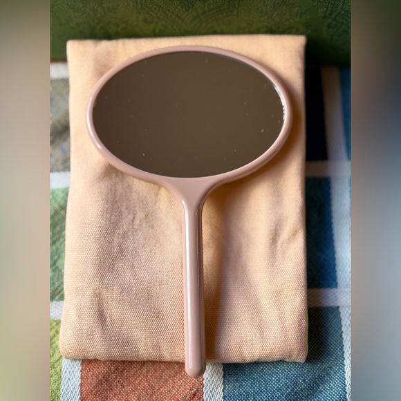 🪞 GUCCI BEAUTY  HAND MIRROR WITH FLORAL POUCH 🪞 NWOT 🪞 - Picture 6 of 16